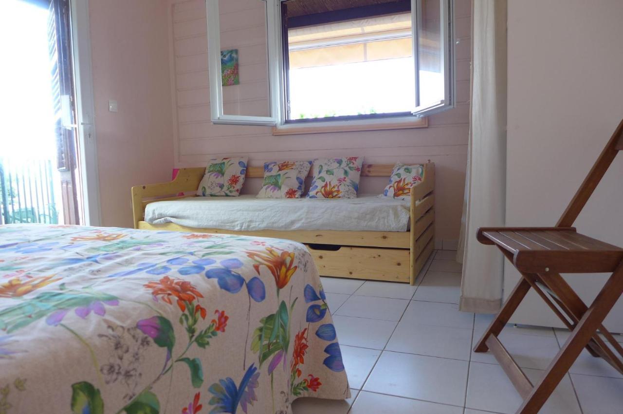 Rose Phoenix Rez-De-Jardin Piscine Et Vue Mer Les Anses-d'Arlets Exterior foto